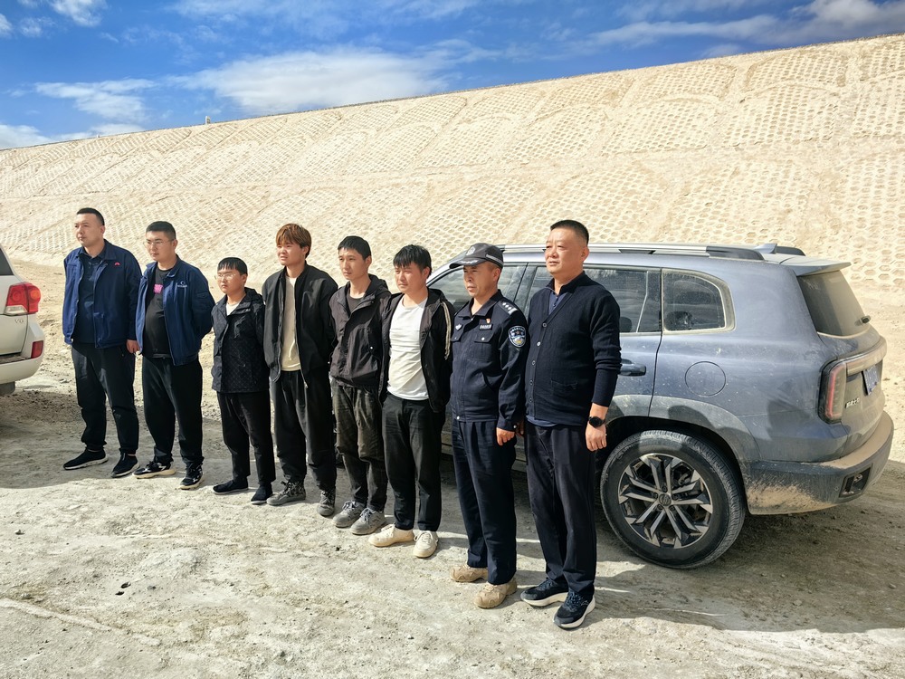 陜煤建設天工公司：與時間賽跑，6小時上演生死戈壁灘救援